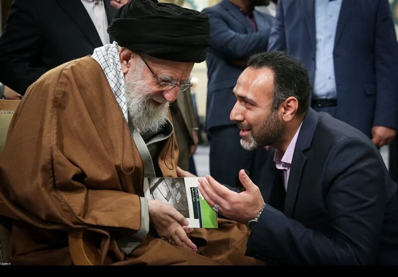 48 ساعت شعرخوانی در بدرقه رهبر شهید 48 ساعت شعرخوانی در بدرقه رهبر شهید