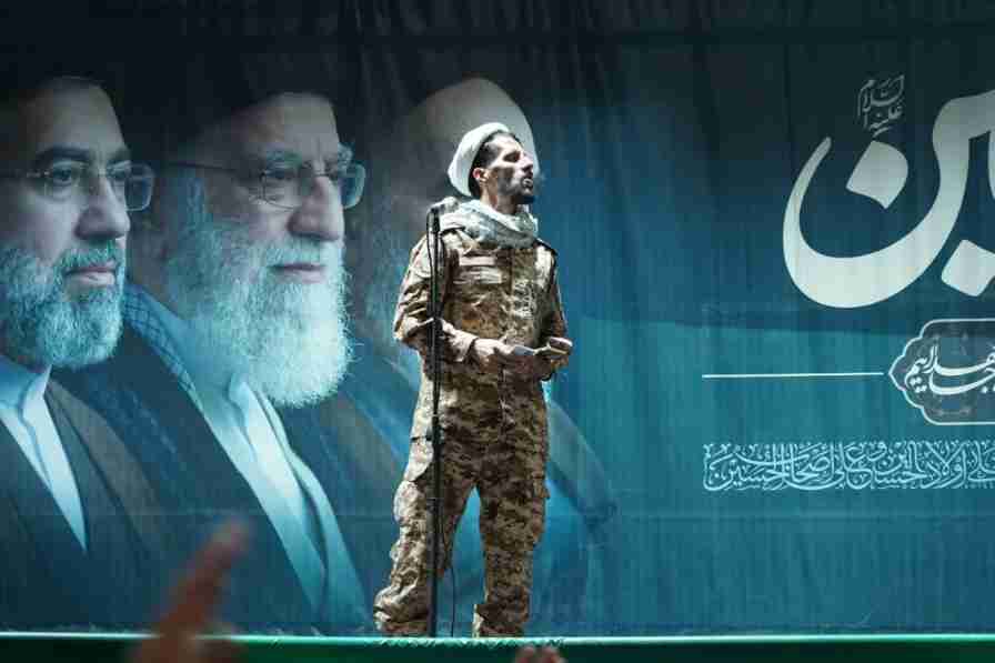 روایت یک طلبه از تجربه مجری‌گری تجمعات خرم‌آباد