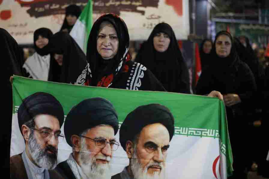روایت یک طلبه از تجربه مجری‌گری تجمعات خرم‌آباد